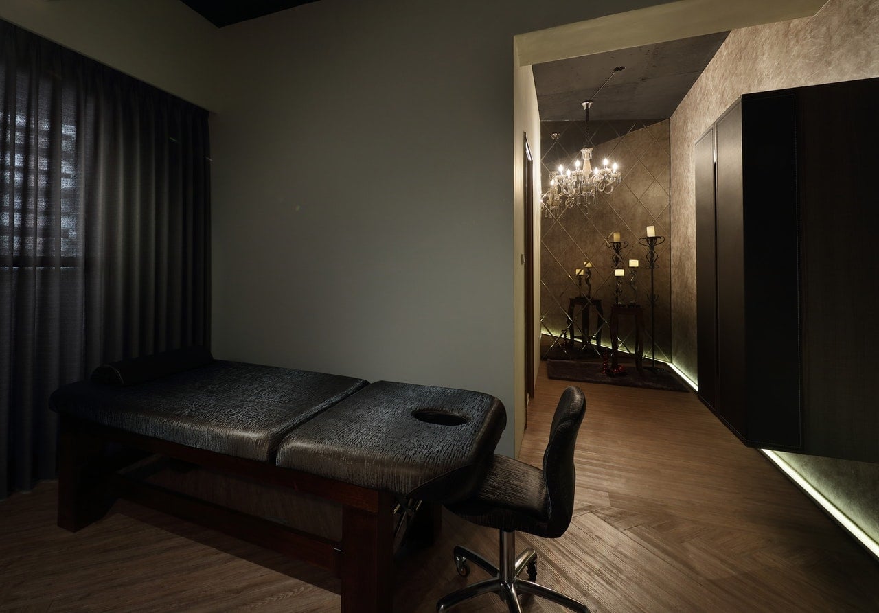 Relaxing massage environment